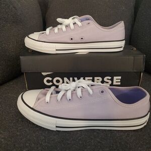 Converse Lavender Low-Top Sneakers Womens Size 8.5 (Juniors 6)